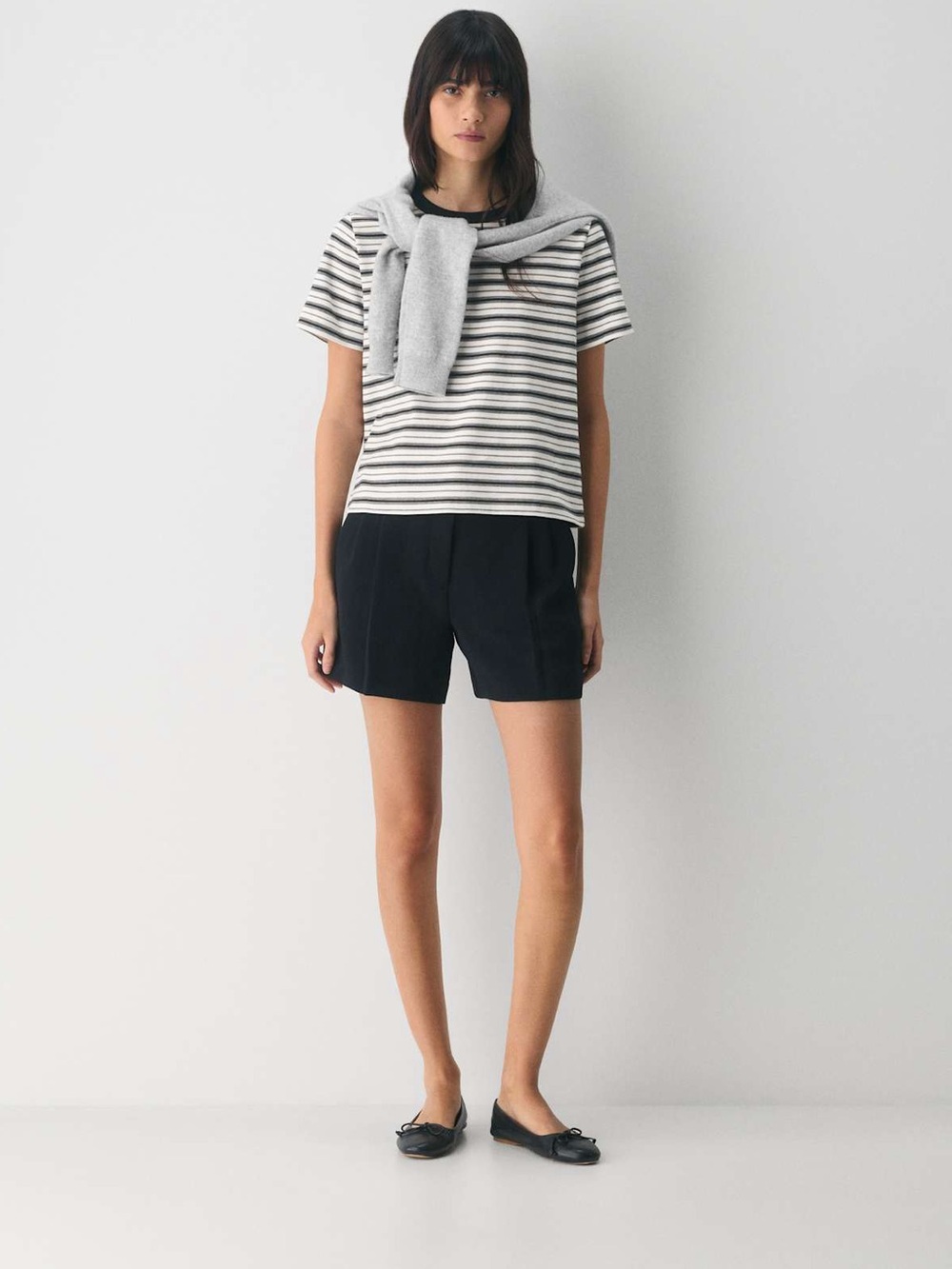 Aritzia Wilfred The Effortless Short Mid-Thigh Crepette Black 0